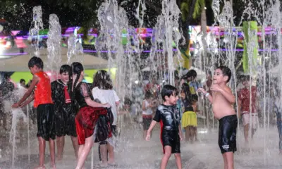 Fonte interativa vira ponto de encontro no Carnaval de Rio Branco