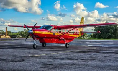 Gladson e Mailza entregam nova aeronave com UTI e capacidade para transporte de tropas