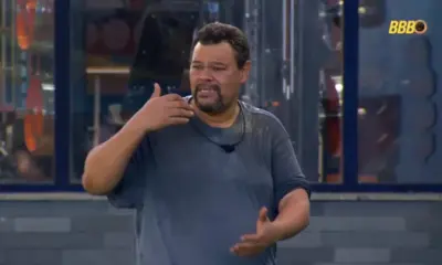 Babu chora e é consolado por Chaiany após desistir da Prova do Líder