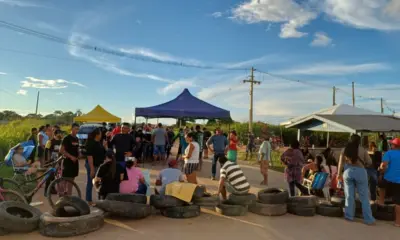Manifestantes liberam BR-364 em intervalos de 5 minutos, mas voltaram a fechar e filas são gigantescas