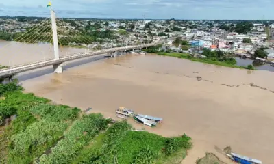 Rio Juruá vaza e está quase fora da Cota de Alerta em Cruzeiro do Sul