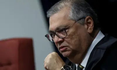Dino suspende pagamento de penduricalhos no serviço público