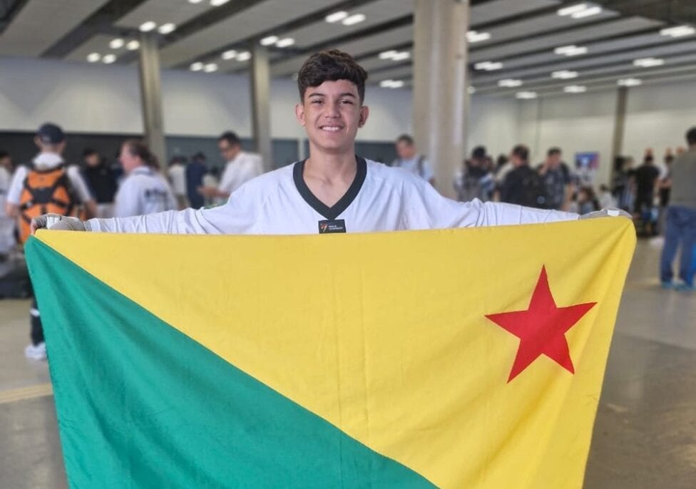 Taekwondista acreano embarca para disputar campeonato em Las Vegas