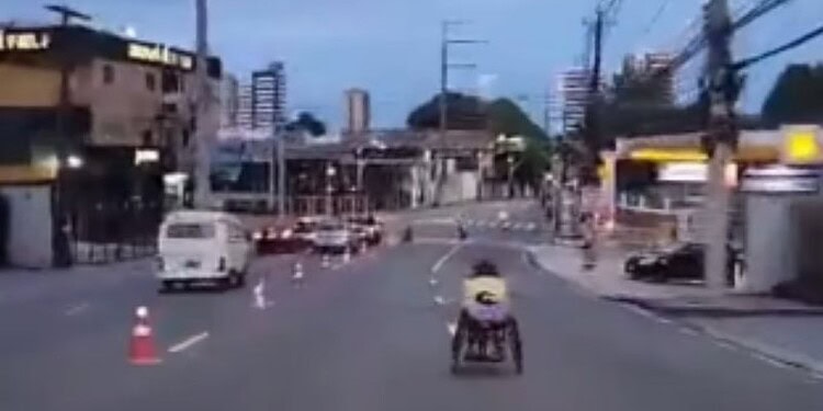 VÍDEO: Paratleta é atropelada durante corrida em homenagem ao Dia da Mulher